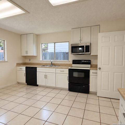 9319 Bendell, San Antonio, TX 78250