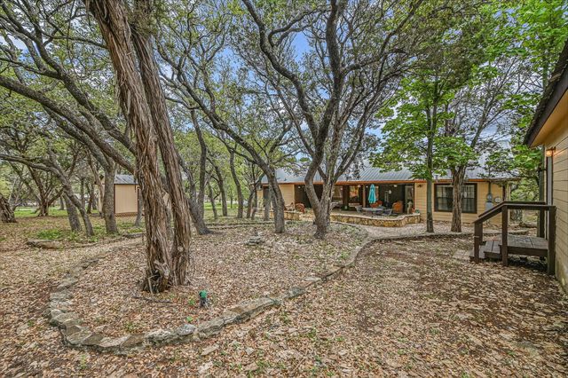 106 Freedom DR, Wimberley, TX 78676