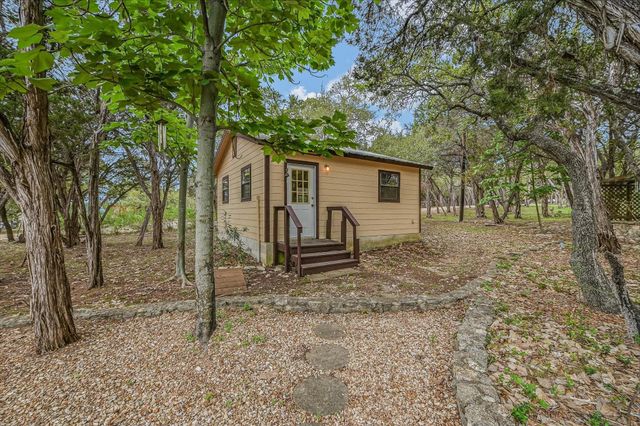 106 Freedom DR, Wimberley, TX 78676