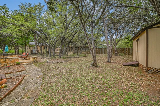 106 Freedom DR, Wimberley, TX 78676