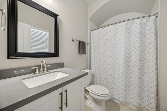 867 Wakefield Drive D, Houston, TX 77018