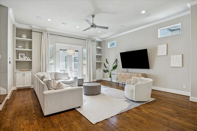 867 Wakefield Drive D, Houston, TX 77018