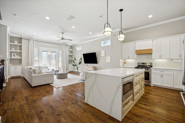 867 Wakefield Drive D, Houston, TX 77018