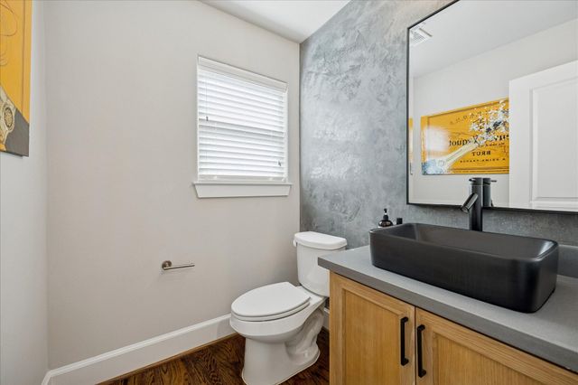 867 Wakefield Drive D, Houston, TX 77018