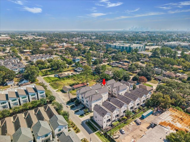 867 Wakefield Drive D, Houston, TX 77018