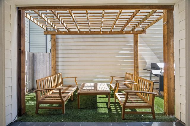 867 Wakefield Drive D, Houston, TX 77018