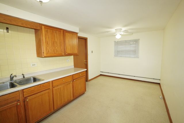 347 Dalewood Avenue 5, Wood Dale, IL 60191