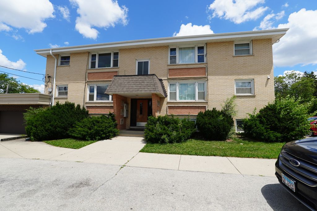347 Dalewood Avenue 5, Wood Dale, IL 60191