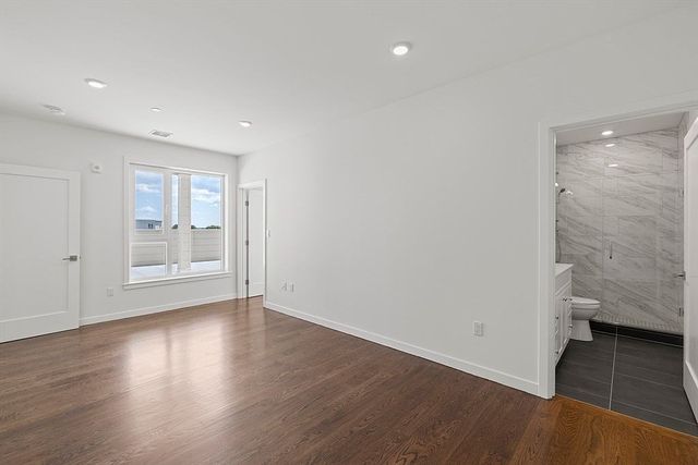 267 Old Colony Ave 507, Boston, MA 02127