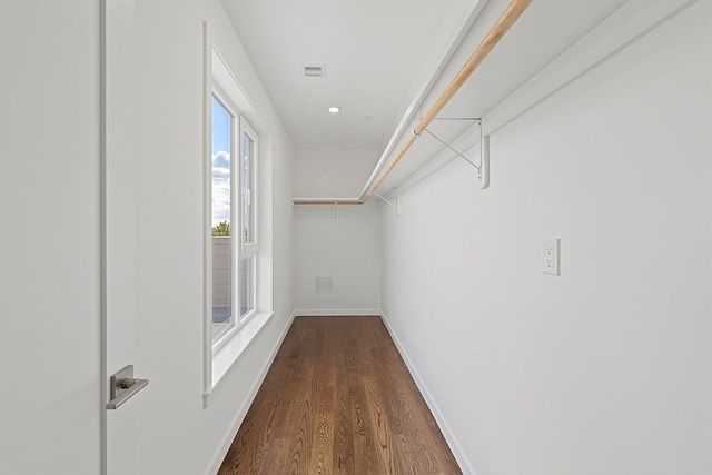 267 Old Colony Ave 507, Boston, MA 02127