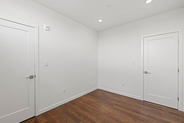 267 Old Colony Ave 507, Boston, MA 02127