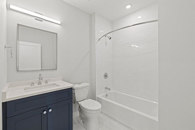 267 Old Colony Ave 507, Boston, MA 02127