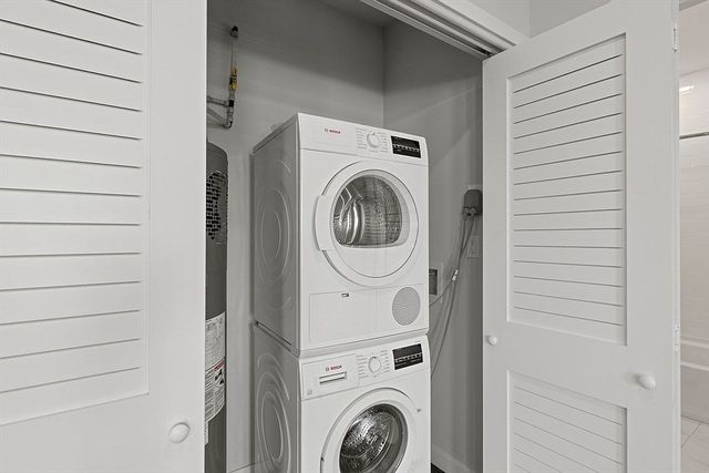 267 Old Colony Ave 507, Boston, MA 02127