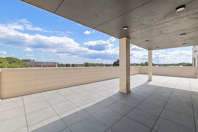 267 Old Colony Ave 507, Boston, MA 02127