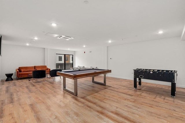 267 Old Colony Ave 507, Boston, MA 02127