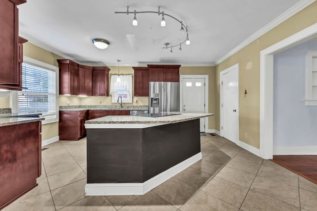 2122 S Main St, Hopkinsville, KY 42240