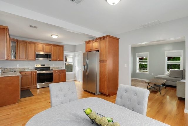 37 Lindsay St 37, Framingham, MA 01702