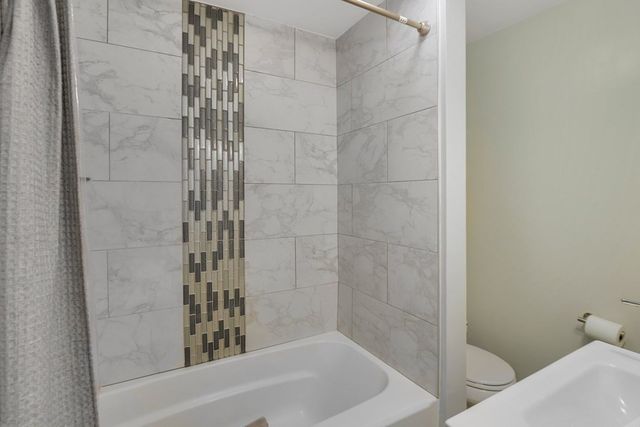 37 Lindsay St 37, Framingham, MA 01702