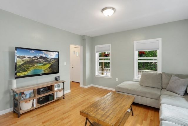 37 Lindsay St 37, Framingham, MA 01702