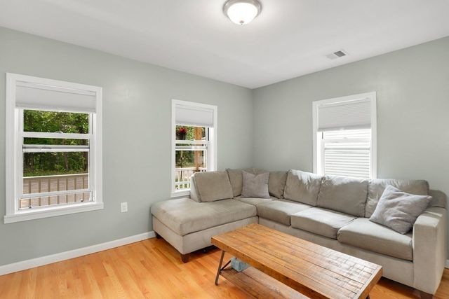 37 Lindsay St 37, Framingham, MA 01702