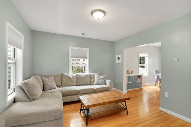 37 Lindsay St 37, Framingham, MA 01702