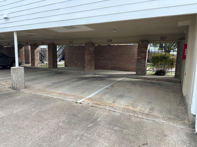 7901 Cambridge Street 31, Houston, TX 77054