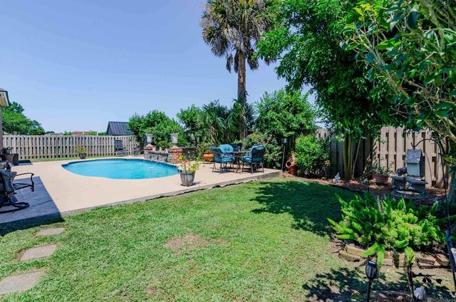 6242 Beau Douglas Ave, Gonzales, LA 70737