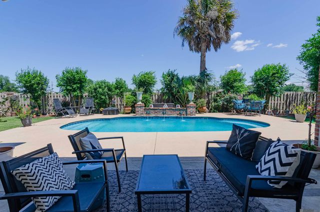 6242 Beau Douglas Ave, Gonzales, LA 70737