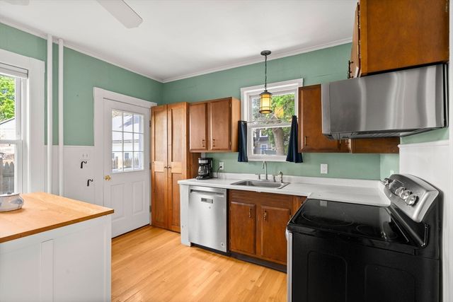 111 Linden Street, Hamilton, MA 01982