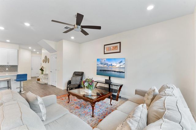 4846 San Fratello Circle, Greenacres, FL 33467