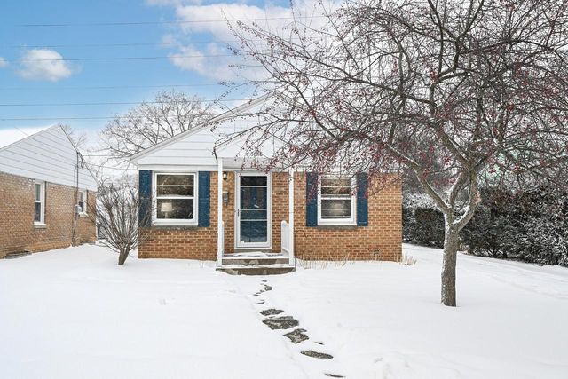 5648 N Dexter AVENUE, Glendale, WI 53209