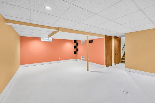 5648 N Dexter AVENUE, Glendale, WI 53209