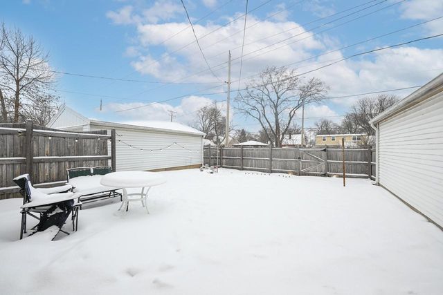 5648 N Dexter AVENUE, Glendale, WI 53209