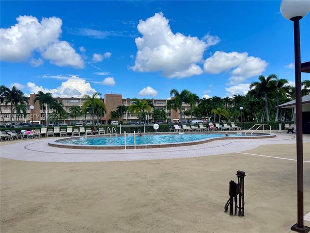 2042 Newcastle C 2042, Boca Raton, FL 33434