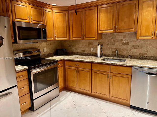 2042 Newcastle C 2042, Boca Raton, FL 33434