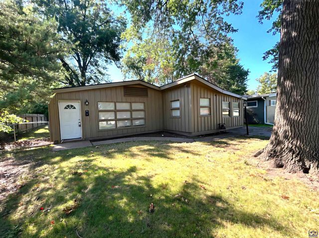 1605 SW Indian Trail, Topeka, KS 66604