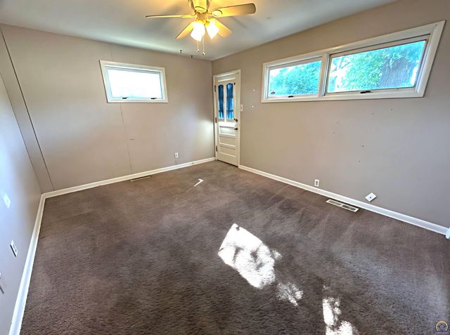 1605 SW Indian Trail, Topeka, KS 66604