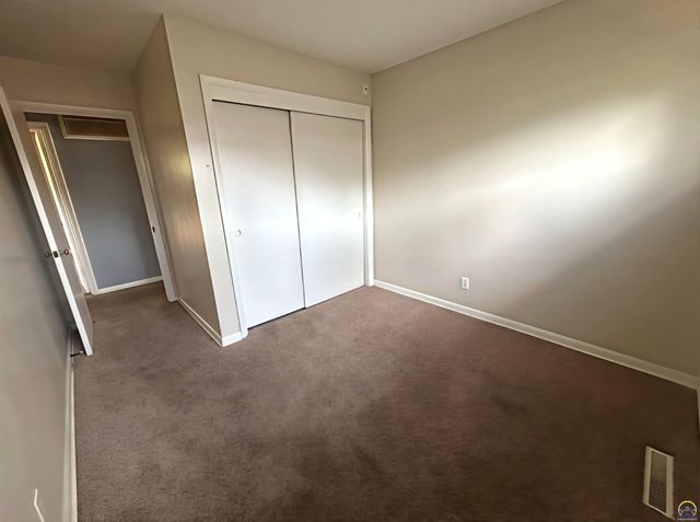 1605 SW Indian Trail, Topeka, KS 66604