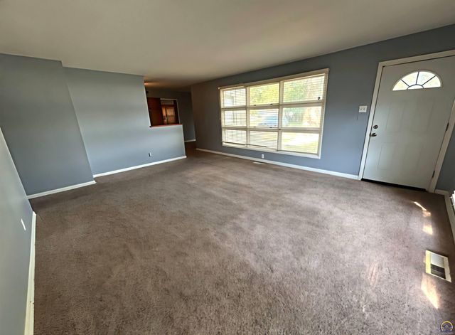 1605 SW Indian Trail, Topeka, KS 66604