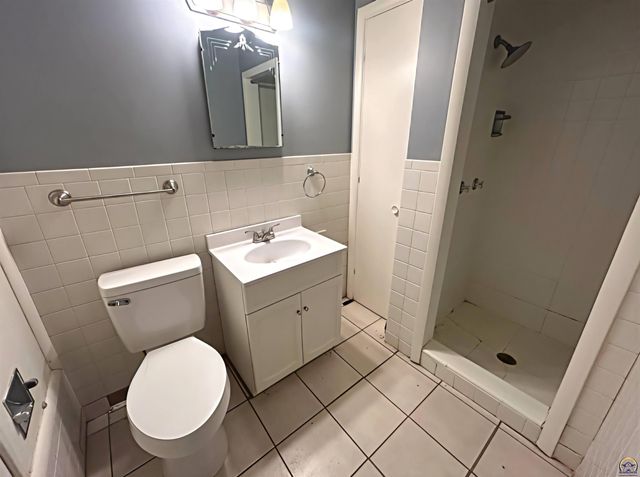 1605 SW Indian Trail, Topeka, KS 66604