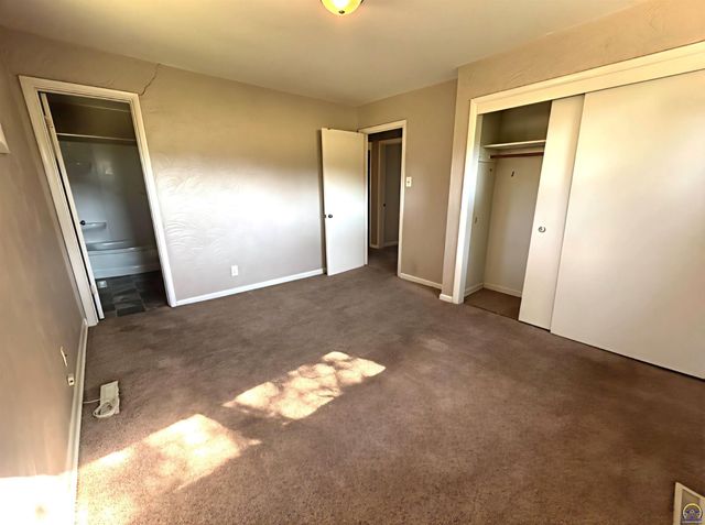 1605 SW Indian Trail, Topeka, KS 66604