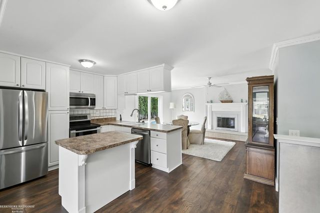 42011 Clayton Street, Clinton Township, MI 48038