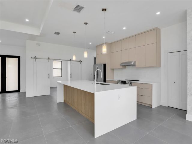 11153 Carnegie AVE, Englewood, FL 34224