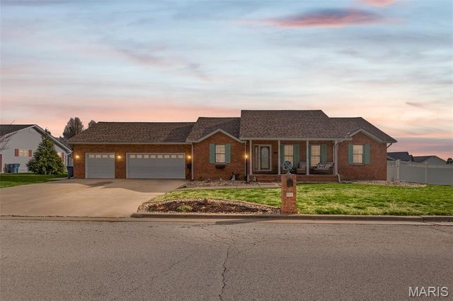 4511 Moonlight Way, Alton, IL 62002