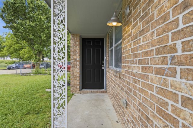 525 Chief Stand Waite Lane, Catoosa, OK 74015