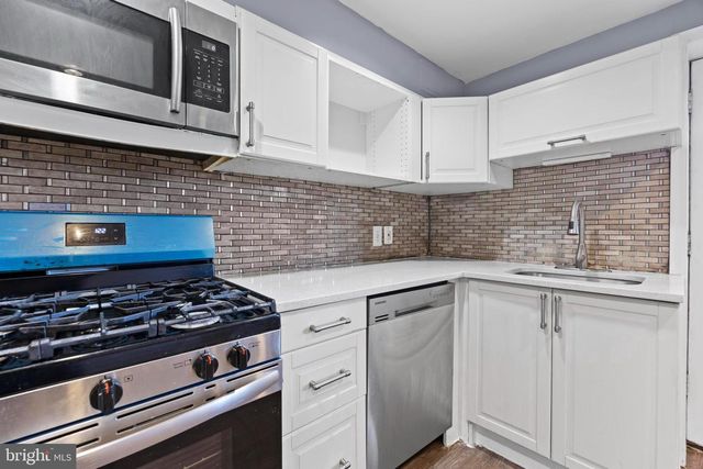 8136 GRAY HAVEN RD, Dundalk, MD 21222