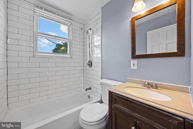 8136 GRAY HAVEN RD, Dundalk, MD 21222