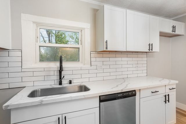 1828 S Main St, Columbia, TN 38401