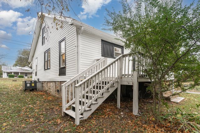 1828 S Main St, Columbia, TN 38401