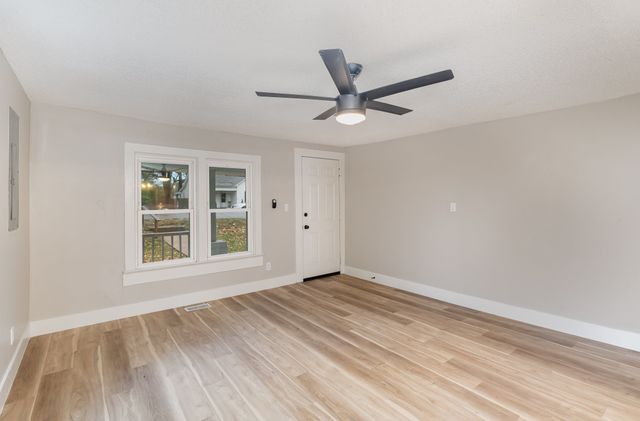 1828 S Main St, Columbia, TN 38401